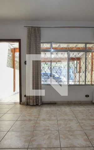 Casa para alugar com 250m², 2 quartos e 2 vagasSala