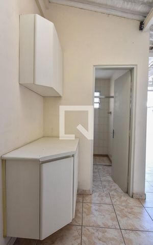 Casa para alugar com 250m², 2 quartos e 2 vagasCozinha