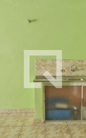 Casa para alugar com 250m², 2 quartos e 2 vagasEdícula dos Fundos