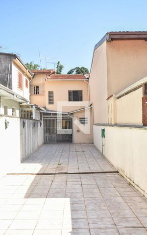 Casa para alugar com 250m², 2 quartos e 2 vagasQuintal
