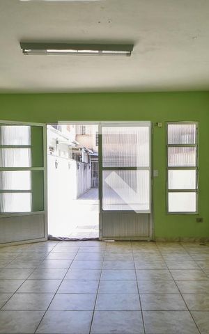 Casa para alugar com 250m², 2 quartos e 2 vagasEdícula dos Fundos