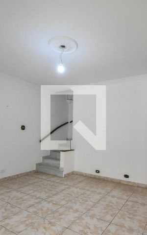 Casa para alugar com 250m², 2 quartos e 2 vagasSala