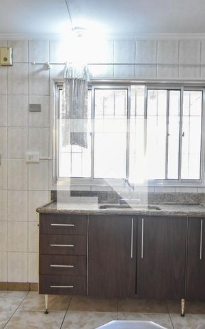 Casa para alugar com 250m², 2 quartos e 2 vagasCozinha