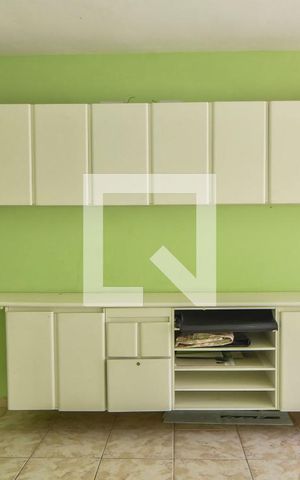 Casa para alugar com 250m², 2 quartos e 2 vagasEdícula dos Fundos