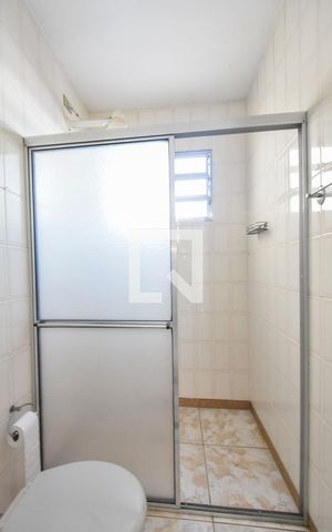 Casa para alugar com 250m², 2 quartos e 2 vagasBanheiro de Serviço
