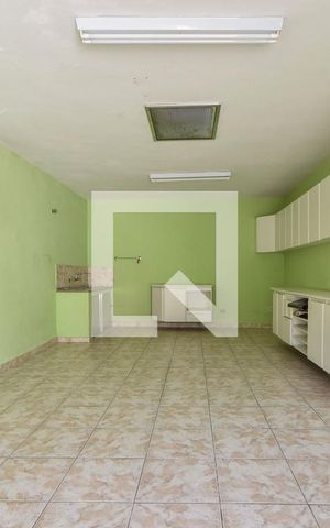 Casa para alugar com 250m², 2 quartos e 2 vagasEdícula dos Fundos