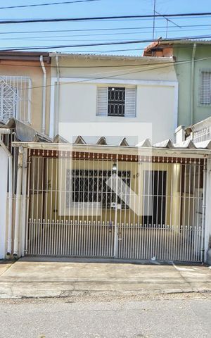Casa para alugar com 250m², 2 quartos e 2 vagasCasa