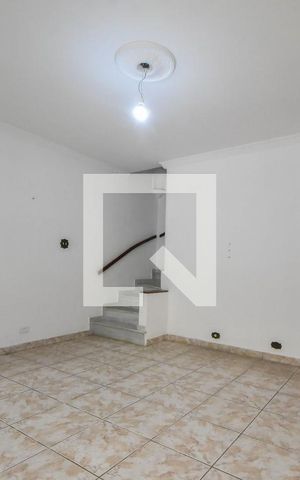 Casa para alugar com 250m², 2 quartos e 2 vagasSala