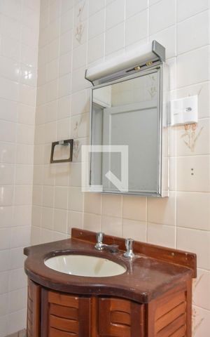 Casa para alugar com 250m², 2 quartos e 2 vagasBanheiro