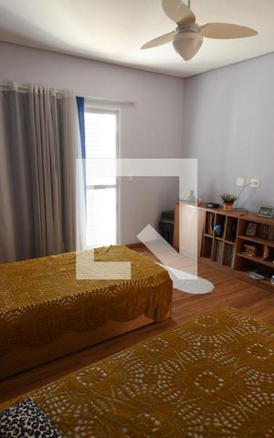 Casa à venda com 250m², 3 quartos e 4 vagasSuíte 1