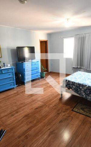 Casa à venda com 250m², 3 quartos e 4 vagasSuíte 3
