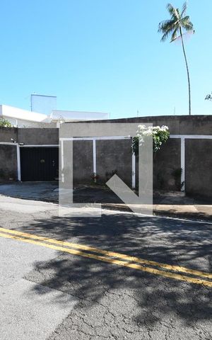 Casa à venda com 250m², 3 quartos e 4 vagasFachada