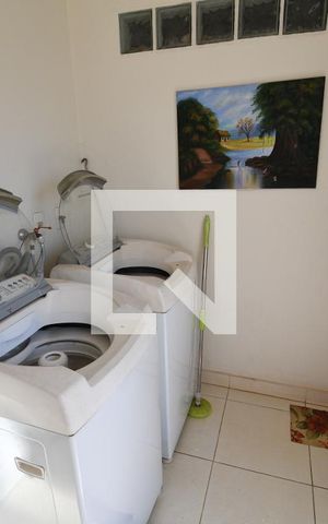 Casa à venda com 250m², 3 quartos e 4 vagasÁrea de Serviço