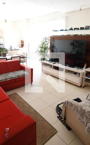 Casa à venda com 250m², 3 quartos e 4 vagasSala