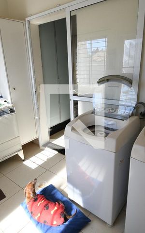 Casa à venda com 250m², 3 quartos e 4 vagasÁrea de Serviço