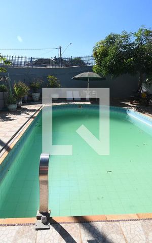 Casa à venda com 250m², 3 quartos e 4 vagasPiscina