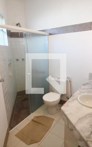 Casa à venda com 250m², 3 quartos e 4 vagasBanheiro da Suíte 1