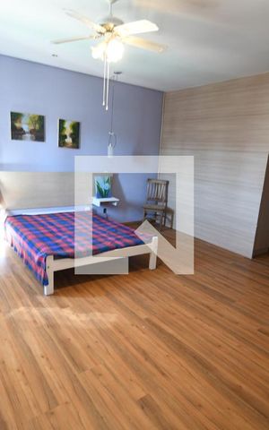 Casa à venda com 250m², 3 quartos e 4 vagasSuíte 2