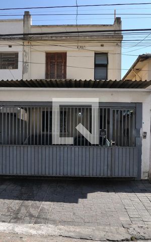 Casa à venda com 250m², 4 quartos e 2 vagasFachada