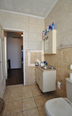 Casa à venda com 250m², 4 quartos e 2 vagasBanheiro 2
