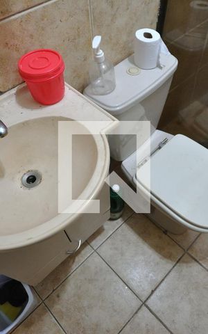 Casa à venda com 250m², 4 quartos e 2 vagasBanheiro 1
