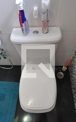 Casa à venda com 250m², 4 quartos e 2 vagasQuarto 4 - Suíte