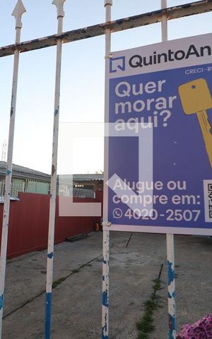 Casa à venda com 60m², 2 quartos e 5 vagasFachada + Placa