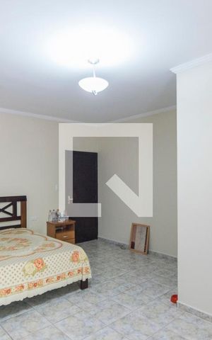 Casa à venda com 179m², 3 quartos e 2 vagas Casa à venda com 179m², 3 quartos e 2 vagasQuarto 1 Suite