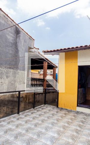 Casa à venda com 189m², 3 quartos e 4 vagas Casa à venda com 189m², 3 quartos e 4 vagasVaranda