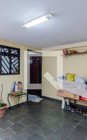 Casa à venda com 189m², 3 quartos e 4 vagas Casa à venda com 189m², 3 quartos e 4 vagasÁrea de Serviço