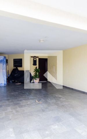 Casa à venda com 189m², 3 quartos e 4 vagas Casa à venda com 189m², 3 quartos e 4 vagasGaragem