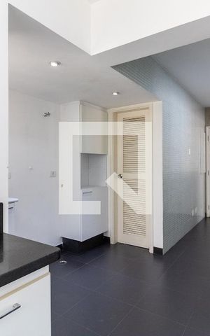 Apartamento à venda com 163m², 3 quartos e 4 vagas Apartamento à venda com 163m², 3 quartos e 4 vagasCozinha