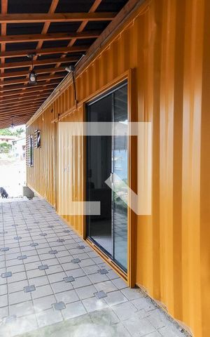 Casa para alugar com 30m², 1 quarto e 1 vaga Casa para alugar com 30m², 1 quarto e 1 vagaVaranda