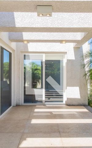 Casa de condomínio à venda com 250m², 3 quartos e 2 vagas Casa de condomínio à venda com 250m², 3 quartos e 2 vagasQuintal