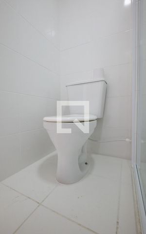 Apartamento à venda com 43m², 2 quartos e 1 vaga Apartamento à venda com 43m², 2 quartos e 1 vagaBanheiro