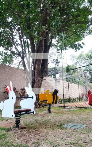Apartamento à venda com 43m², 2 quartos e 1 vaga Apartamento à venda com 43m², 2 quartos e 1 vagaÁrea Comum - Playground