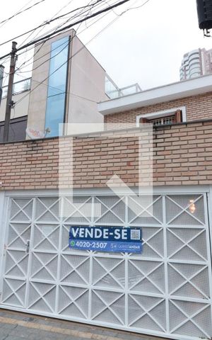 Casa à venda com 95m², 3 quartos e 2 vagasFachada