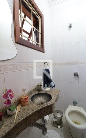 Casa à venda com 95m², 3 quartos e 2 vagasBanheiro de Serviço