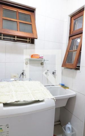 Casa à venda com 95m², 3 quartos e 2 vagasLavanderia