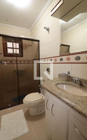 Casa à venda com 95m², 3 quartos e 2 vagasBanheiro da Suite
