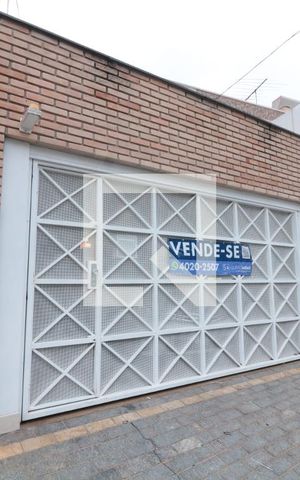 Casa à venda com 95m², 3 quartos e 2 vagasFachada