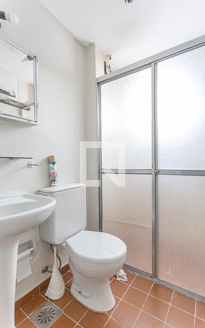 Apartamento para alugar com 56m², 2 quartos e 1 vaga Apartamento para alugar com 56m², 2 quartos e 1 vagaBanheiro