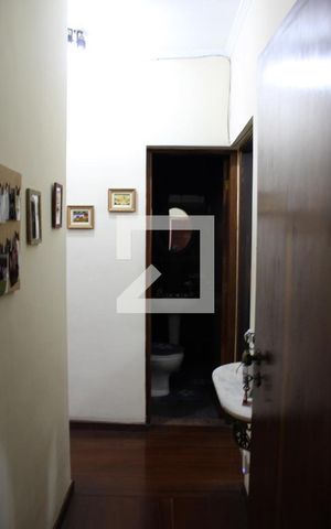 Casa à venda com 160m², 5 quartos e 2 vagasCorredor