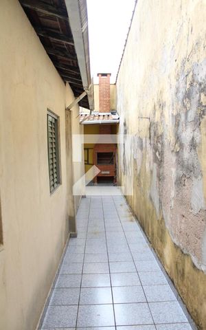 Casa à venda com 160m², 5 quartos e 2 vagasCorredor