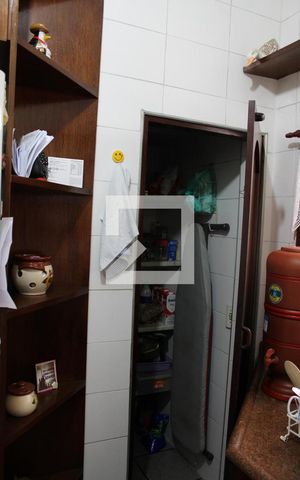 Casa à venda com 160m², 5 quartos e 2 vagasDispensa