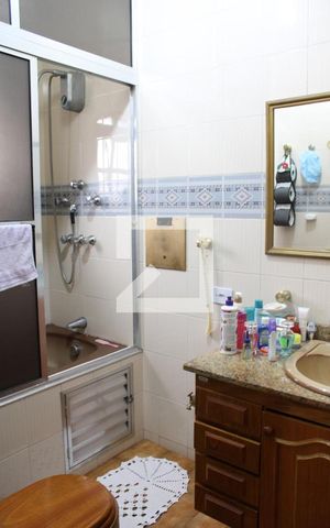 Casa à venda com 160m², 5 quartos e 2 vagasBanheiro da Suíte 1