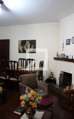 Casa à venda com 160m², 5 quartos e 2 vagasSala