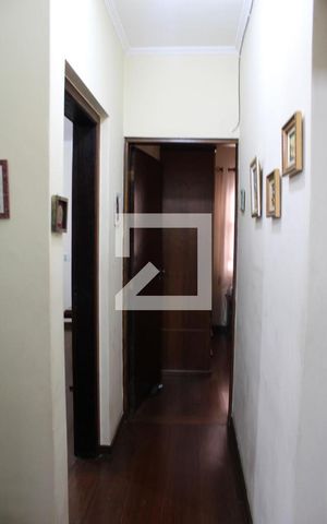 Casa à venda com 160m², 5 quartos e 2 vagasCorredor