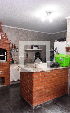 Casa à venda com 300m², 4 quartos e 8 vagas Casa à venda com 300m², 4 quartos e 8 vagasChurrasqueira