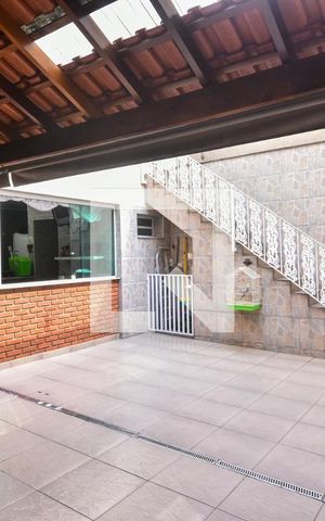 Casa à venda com 300m², 4 quartos e 8 vagas Casa à venda com 300m², 4 quartos e 8 vagasQuintal